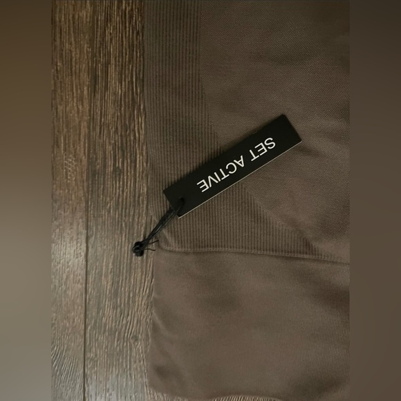 NWT Set Active Small Brown Leggings. - Picture 3 of 4